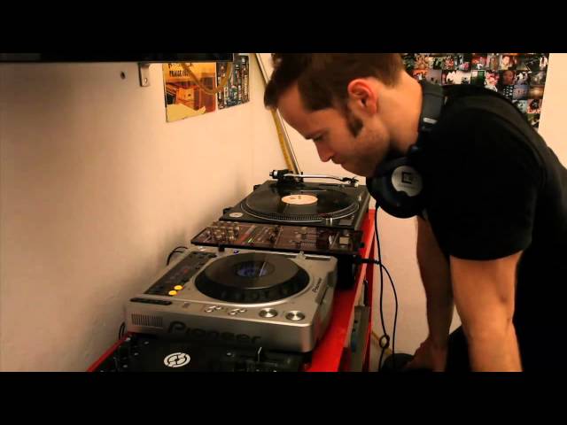 Beginners Guide to DJing – Learn the Basics of How to DJ Online – Intro Lesson