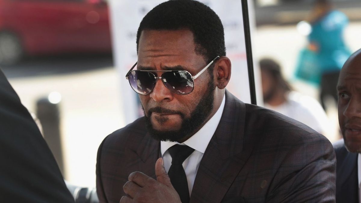 R. Kelly’s Daughter Accuses Him Of Sexually Abusing Her As A Kid